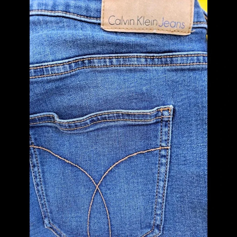 Calvin‎ Klein Jeans Bermuda Denim Shorts Size 6